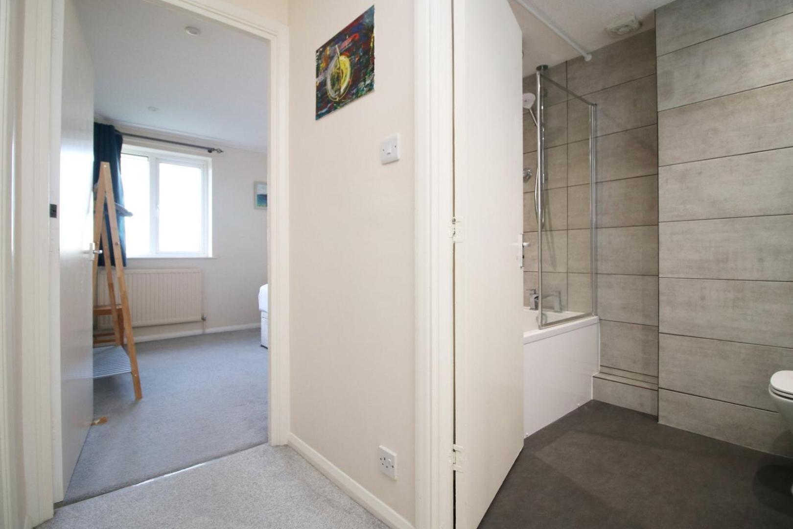 Cohost Partners- Free Parking Close To Town Bath