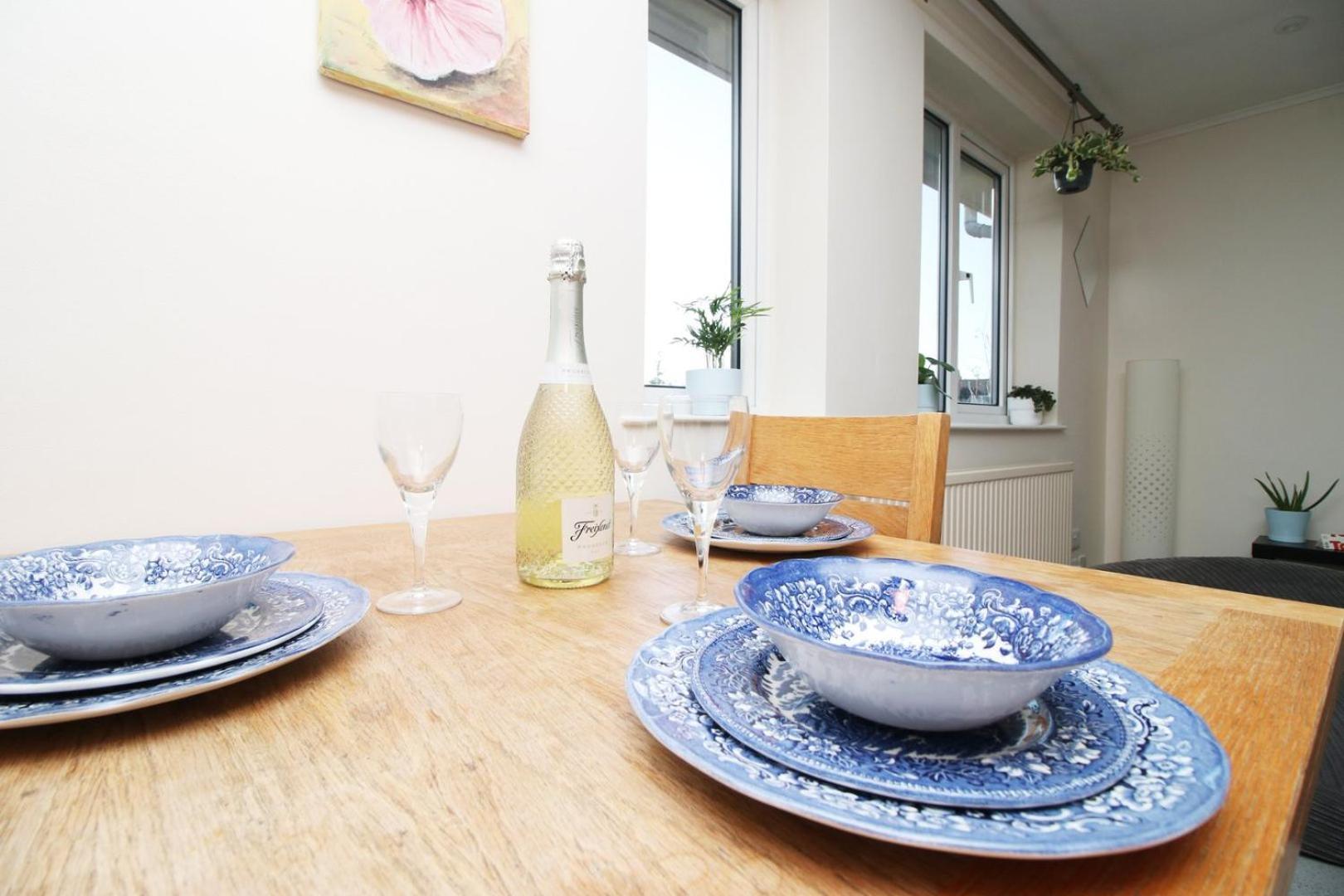 Cohost Partners- Free Parking Close To Town Bath